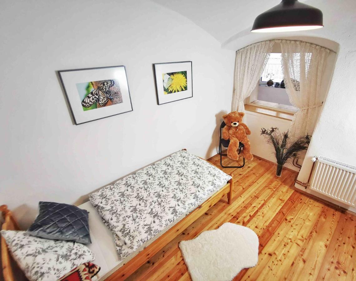 Ferienwohnung Himmelberg 80m2 in der Altstadt und toll für Familien Klagenfurt am Wörthersee Exterior foto